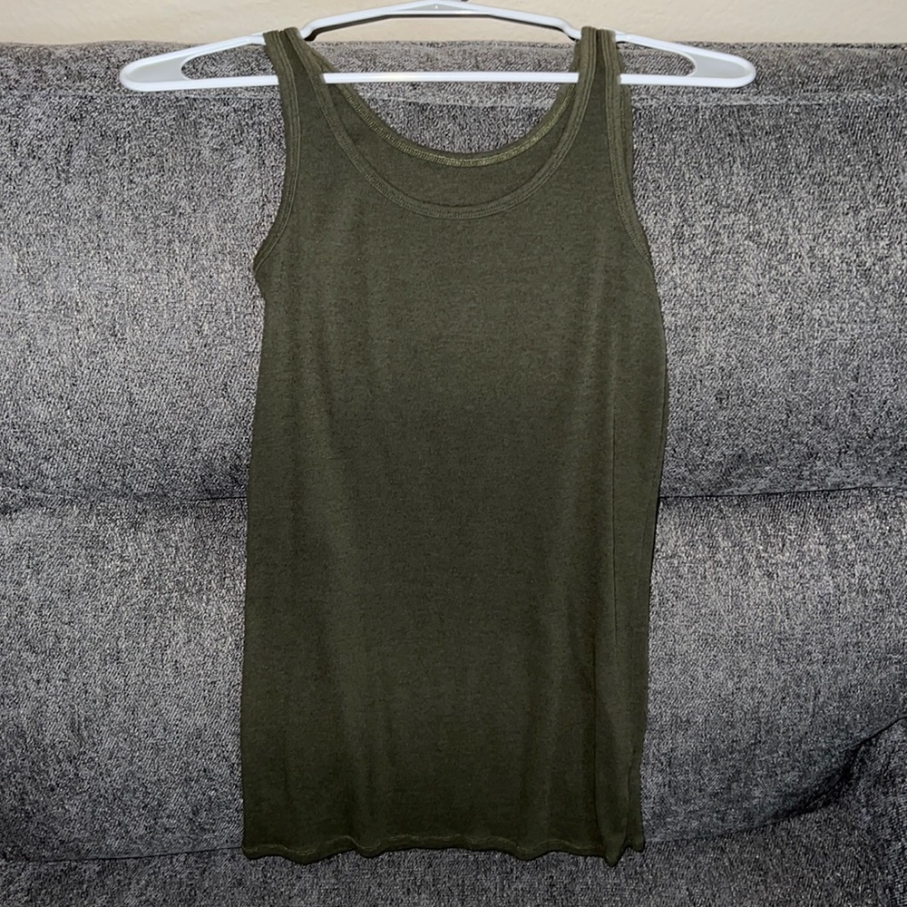 A new day SCOOP NECK TANK